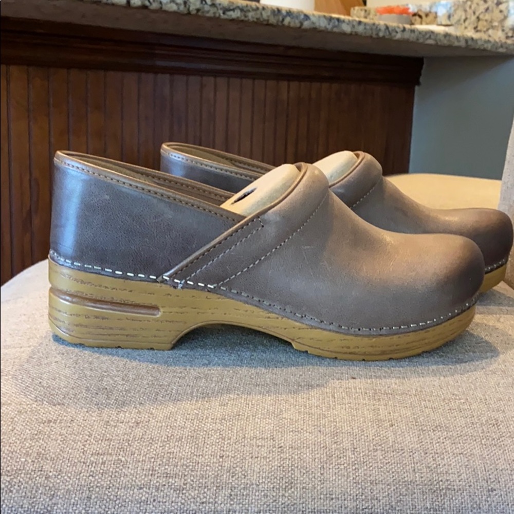 42 Dansko Professional Waxy Burnished Stone